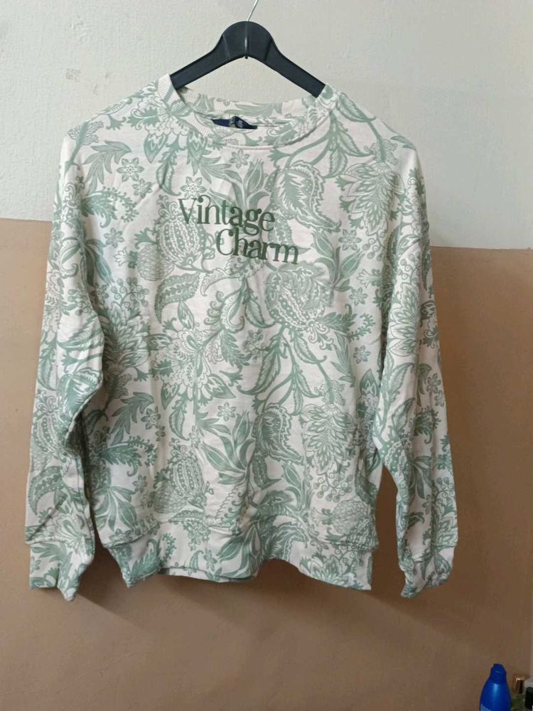Vintage Charm Floral Sweatshirt
