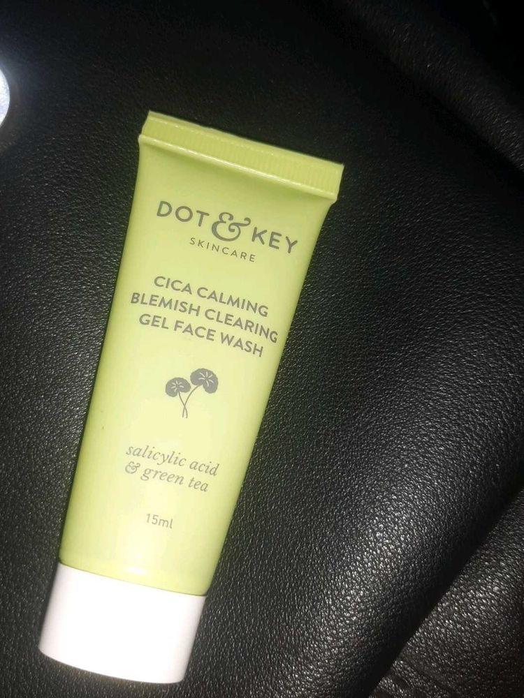 Dot &amp; Key Cica Calming Face Wash