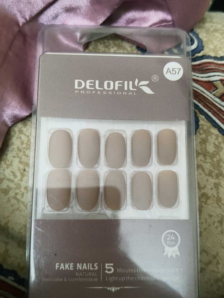 Delofil Professional Fake Nails