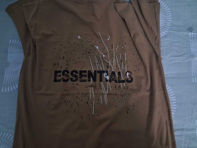 Essentials T-shirt