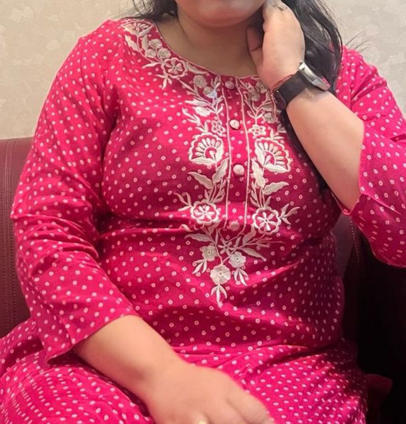 Prettiest Butter Viscose Muslin Kurta With Pants