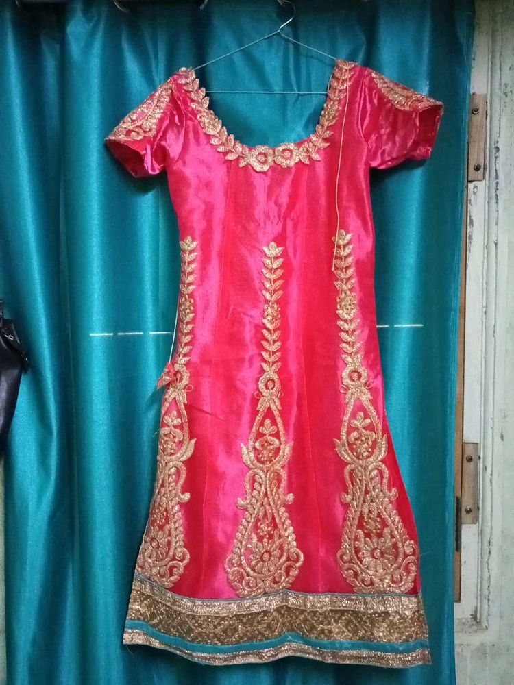 Elegant Pink Embroidered Kurta