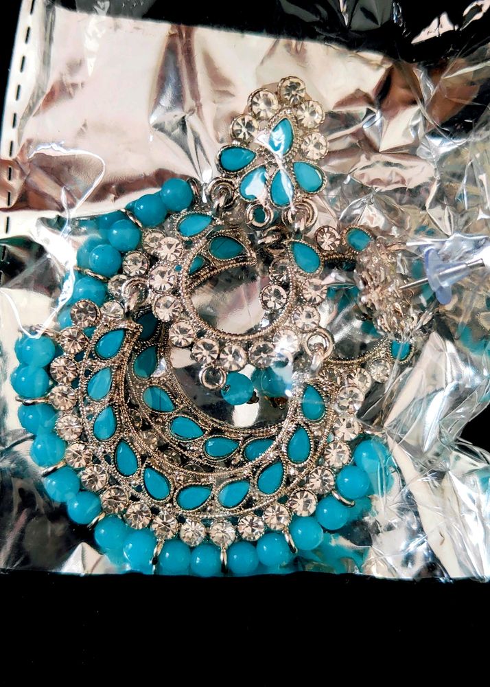 2 Pair Of Kundan Earings  With 1 Free Hair Acces