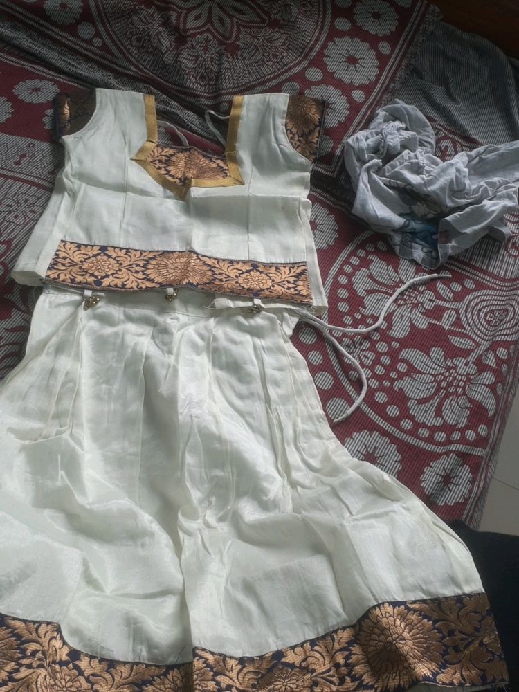 Girl  Babies  Kerala Style Pattu Langa 24  Size Only 1 Time Used  For Going Temple