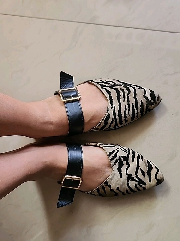 Ginger Flats