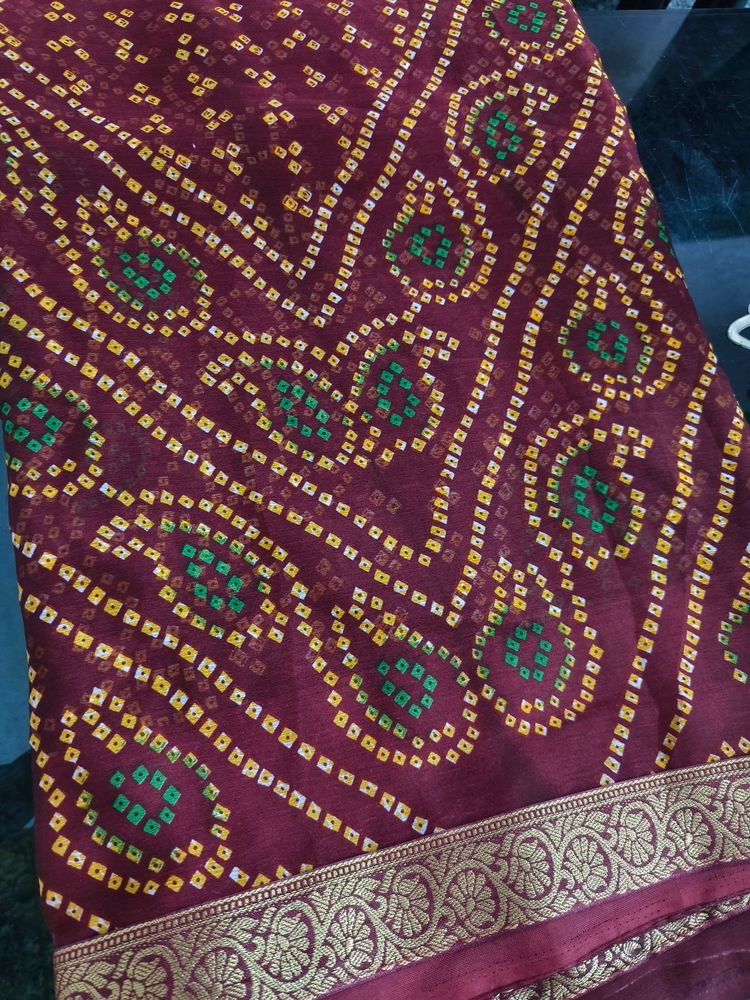 Maroon Bandhini