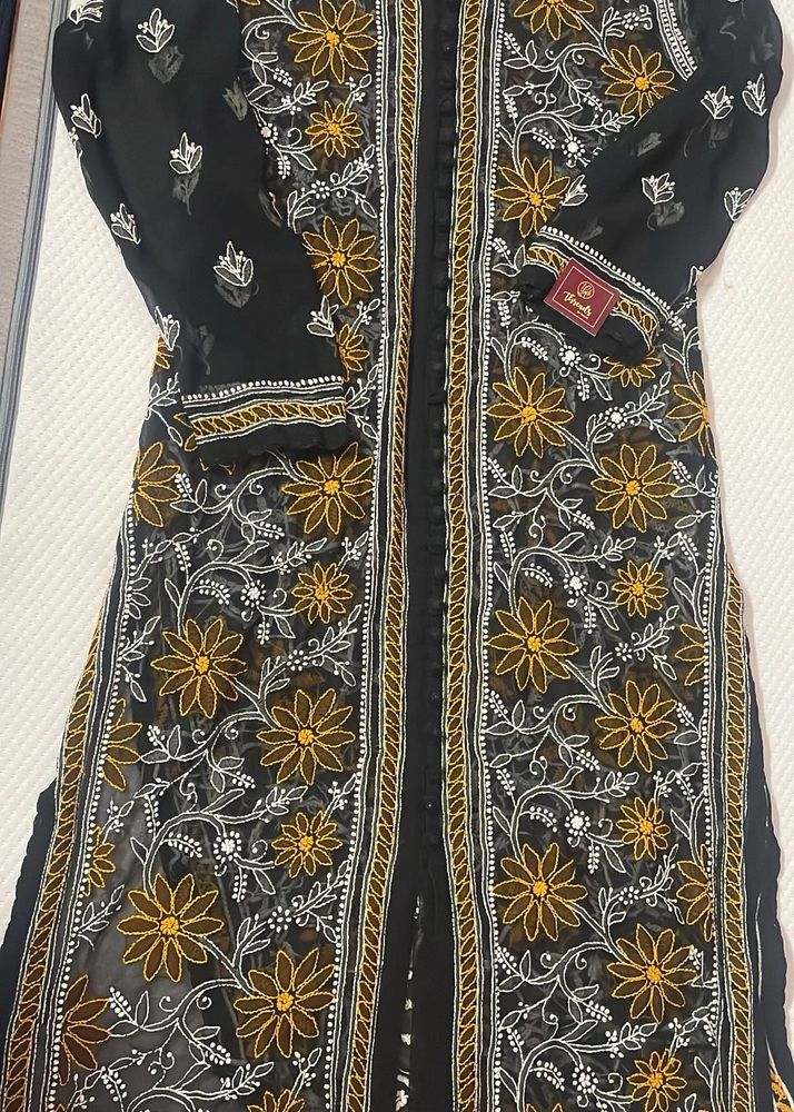 Floral Embroidered Kurta