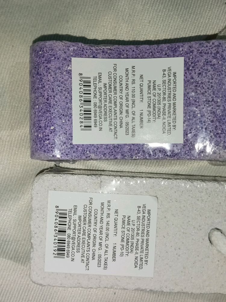 Small Size Pack Of 2 Combo Pack  Vega Pumice Stone  Pulper And White Colour