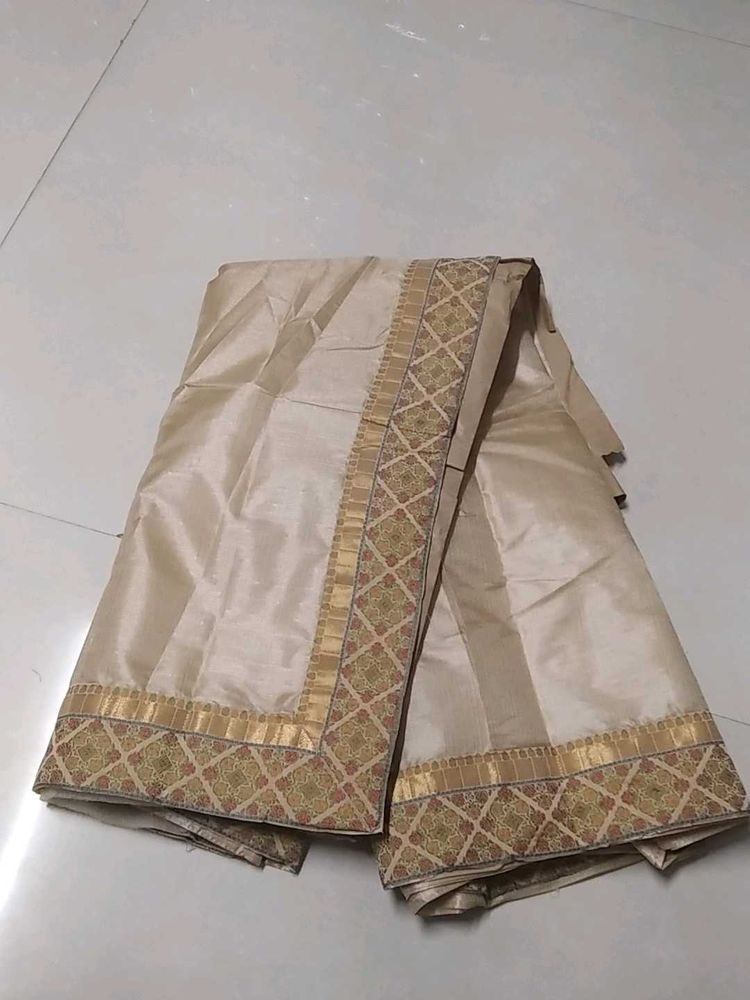 Elegant Cream &amp; Gold Saree
