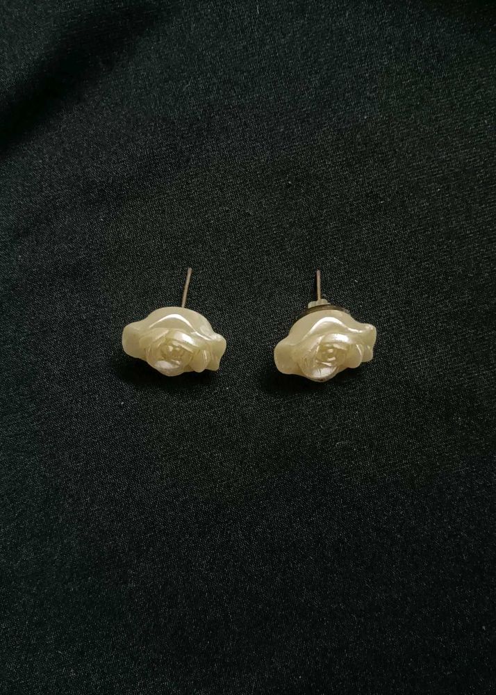 Pearl Rose Earrings