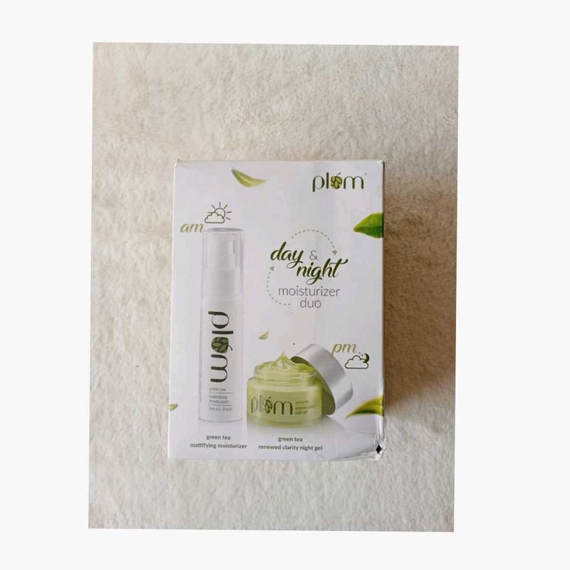 Plum Day &amp; Night Moisturizing Duo .
