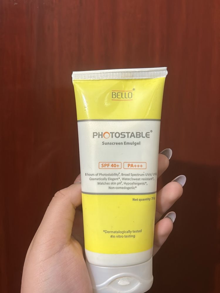 Photostable gold sunscreen Spf 40+ PA+++