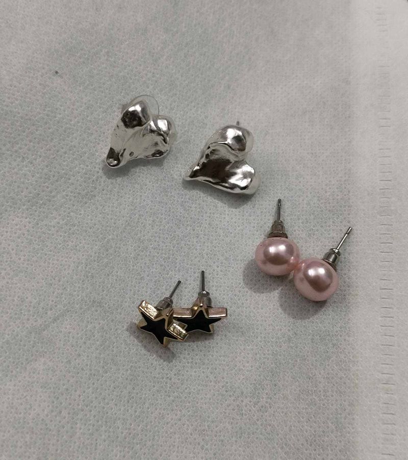 3 stud Earrings