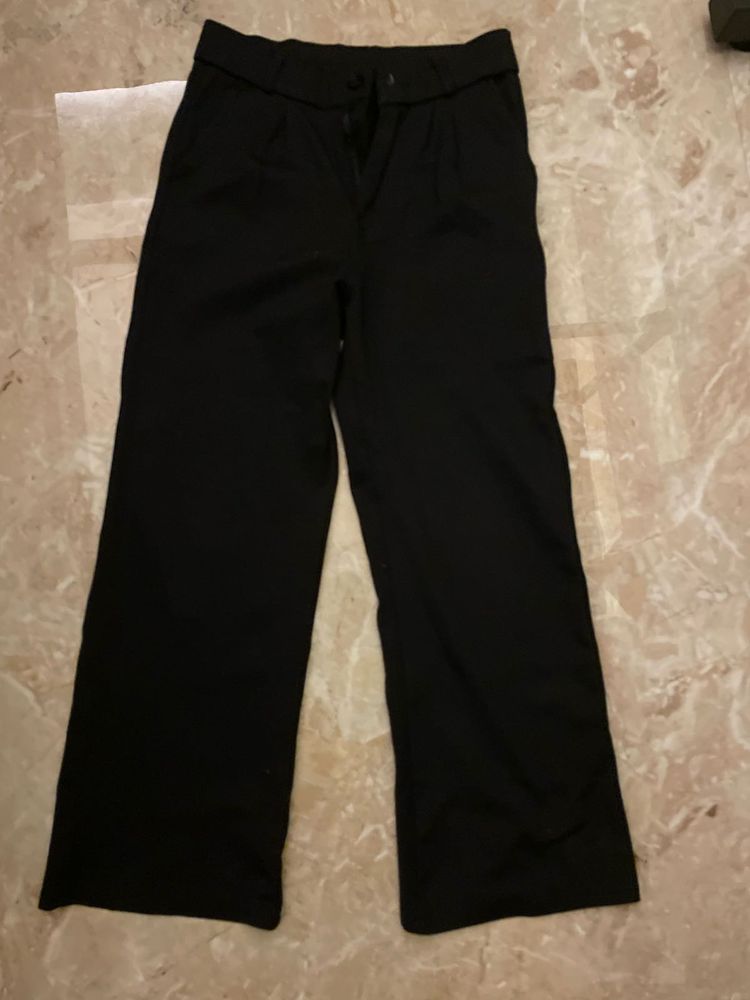 Black trousers