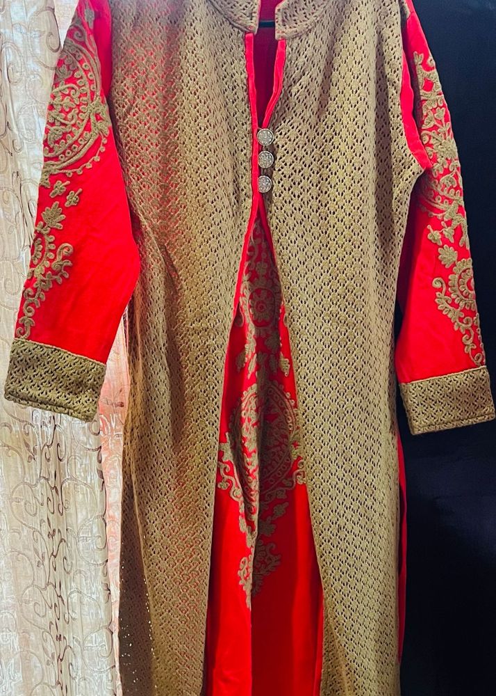 Red &amp; Gold Embroidered Kurta