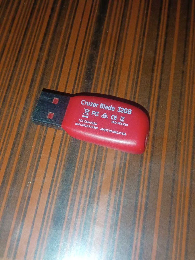 SanDisk pendrive 32gb