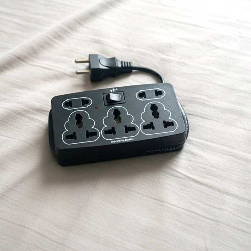 YTI 5 in 1 Black 6 AMP Power Strip 240 V