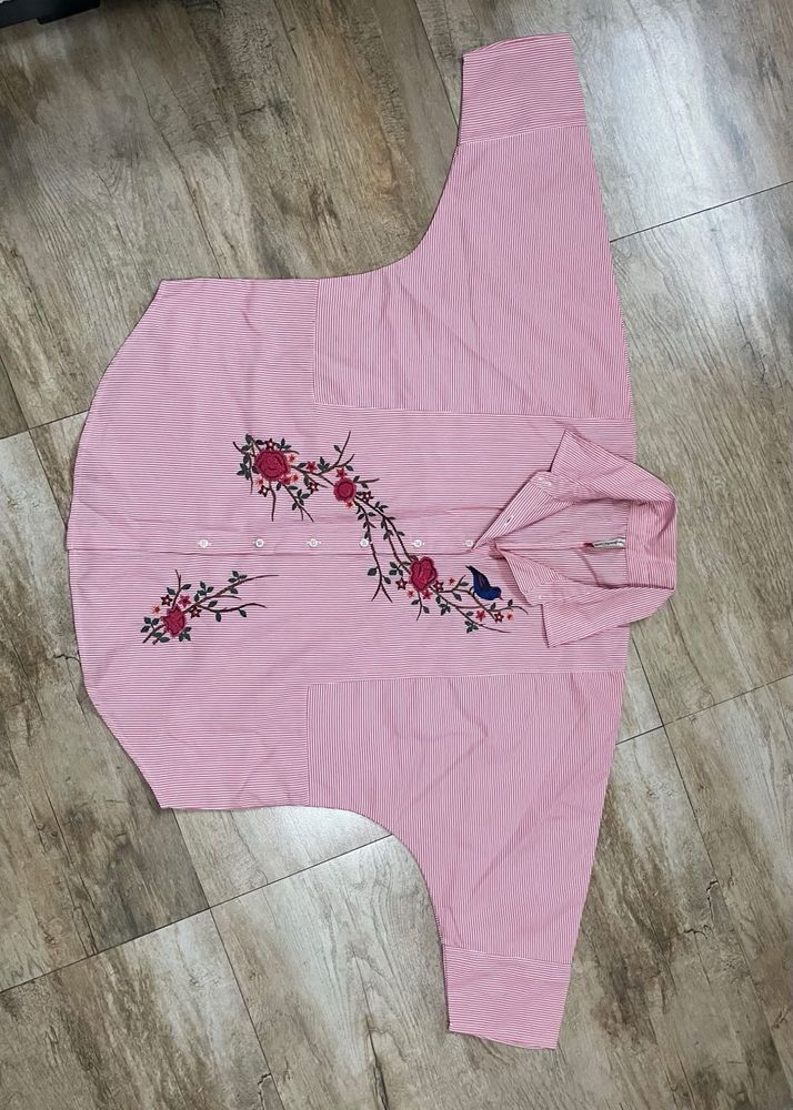 DJ&amp;C Floral Embroidery Boxy-fit Shirt