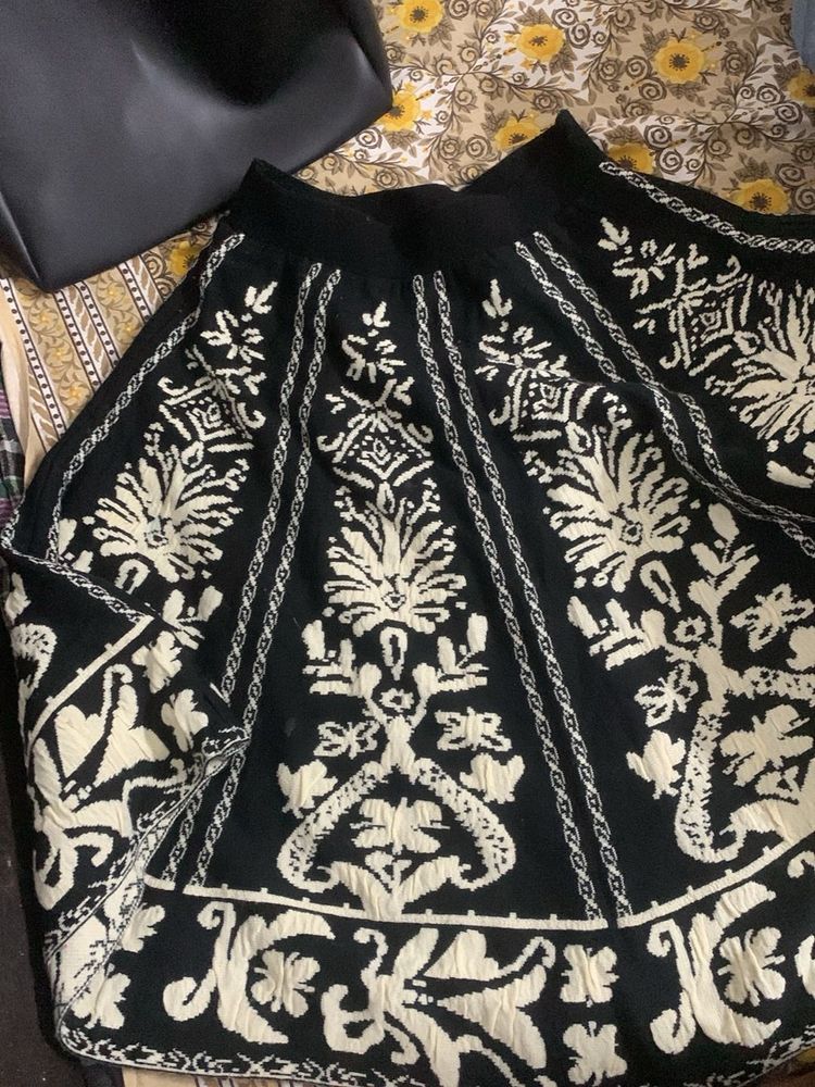 Elegant Embroidered Ethnic Skirt