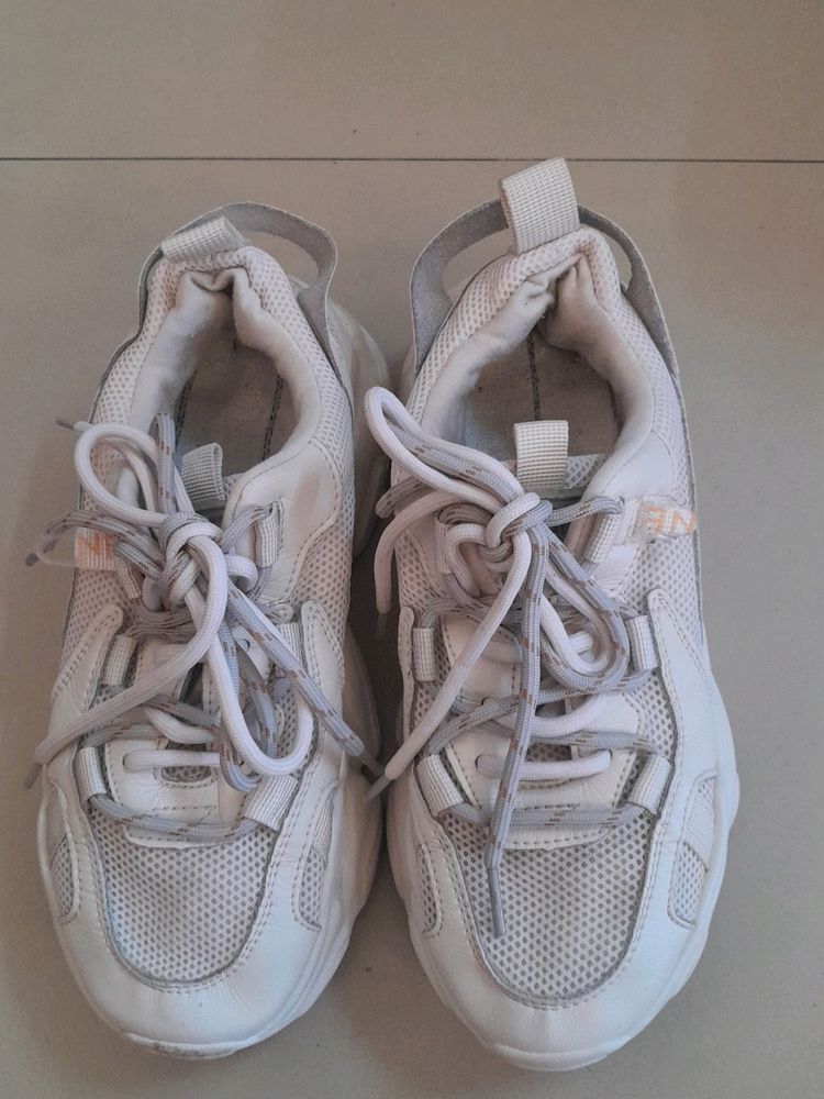Ladies Running Shoe