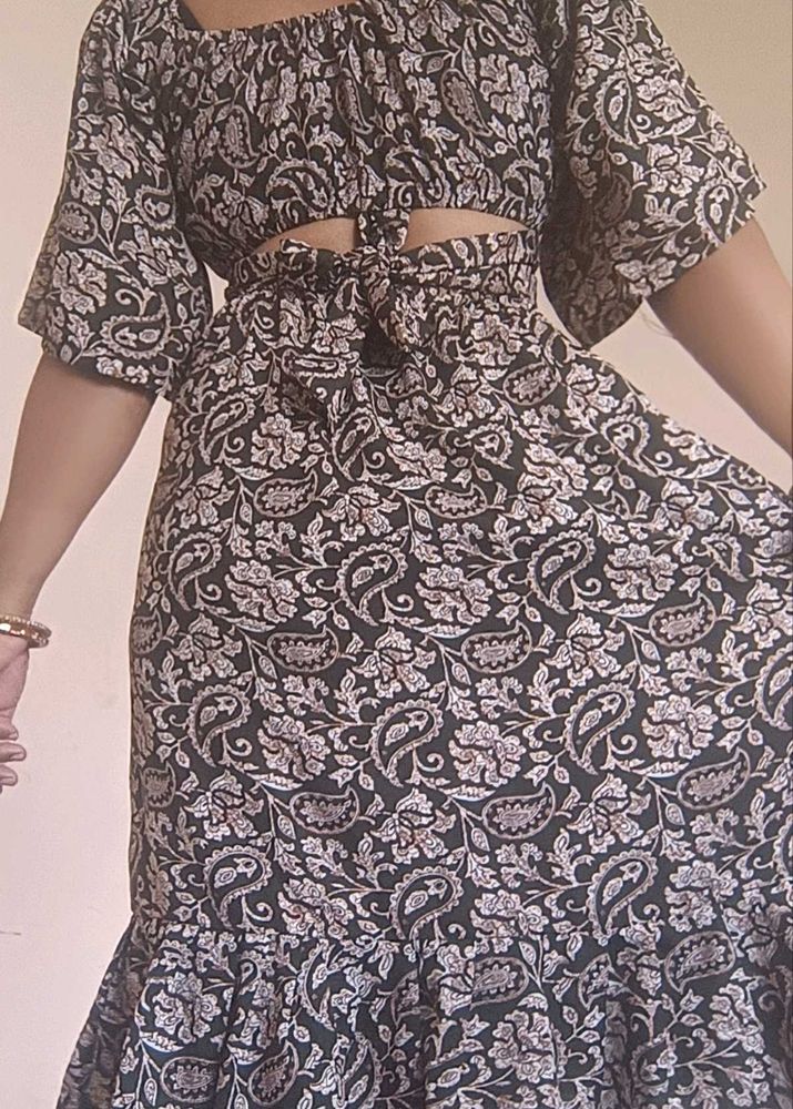 Paisley Print Cutout Maxi Dress