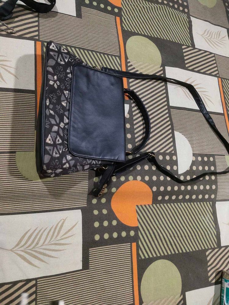 Women Flip Sling Bag Akiriti Brand