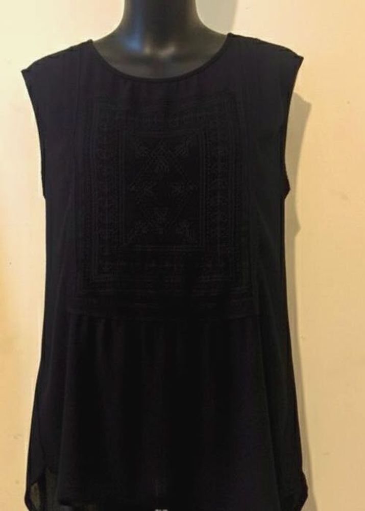 Sleeveless embroidered Black Top
