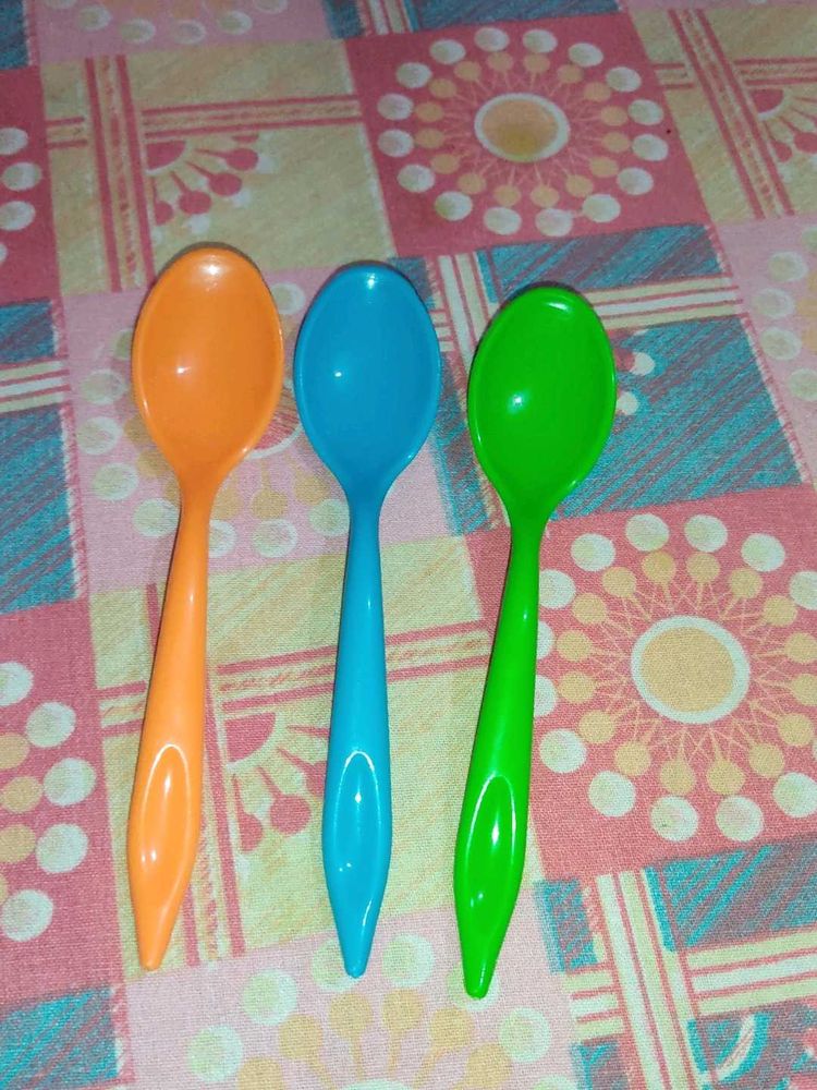 Colorful Plastic Spoons 🎀