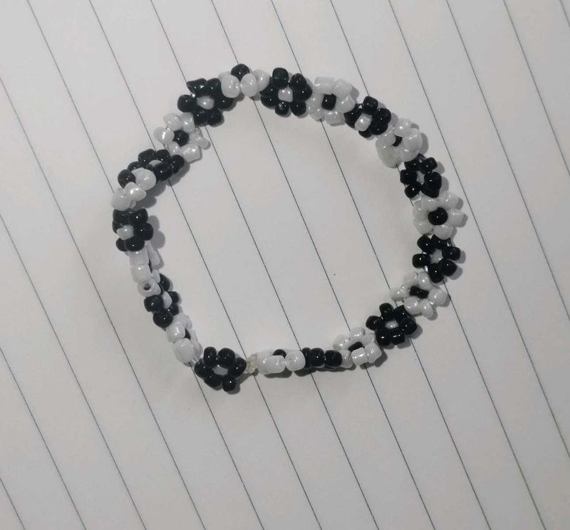 Flower Bracelet 🌷