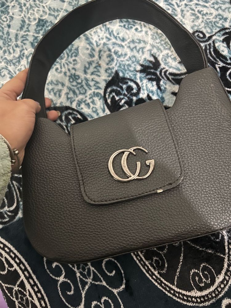 Elegant Black Shoulder Bag