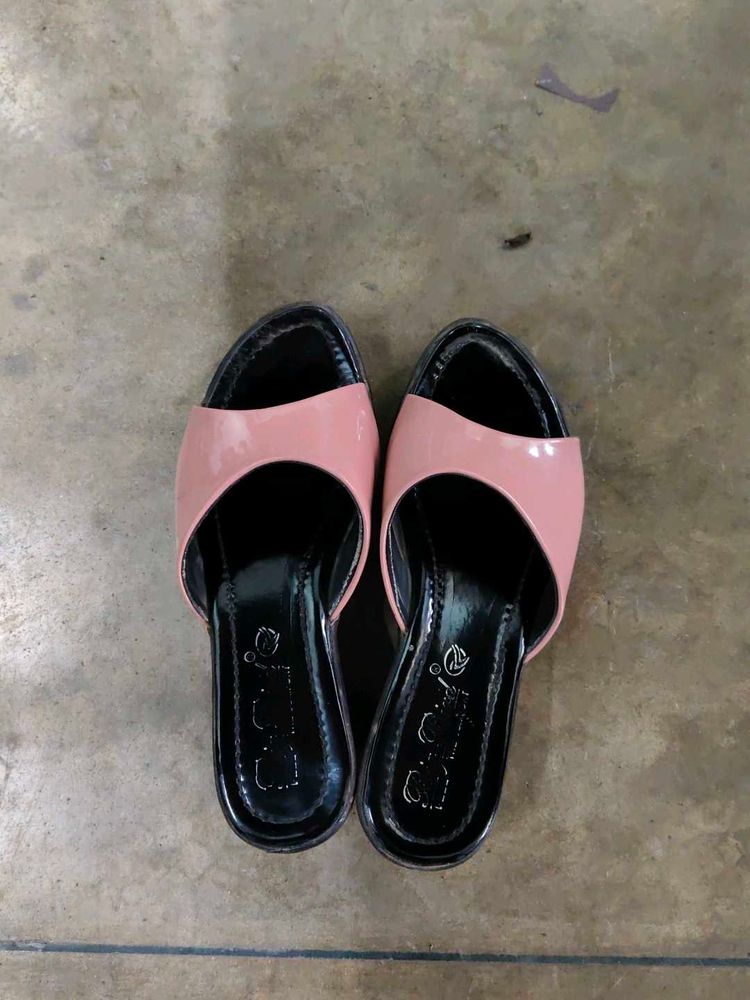 Daily Footwear