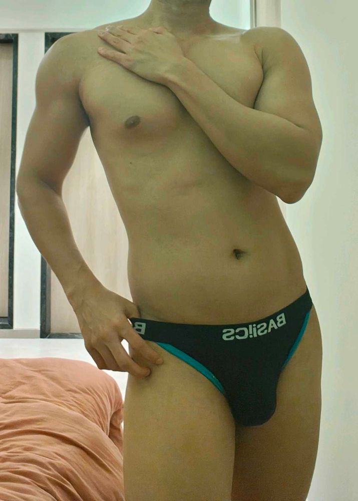 Men&#39;s Brief V-shaped Underwear