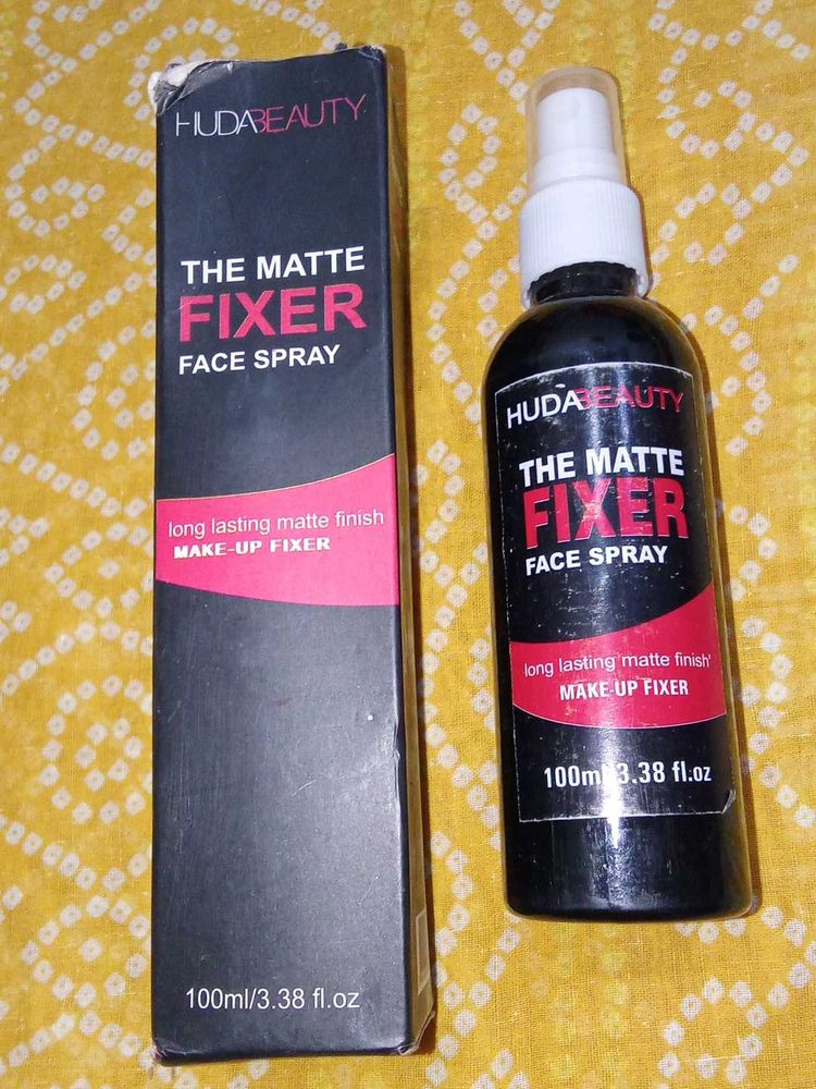 The Matte Fixer Face Spray