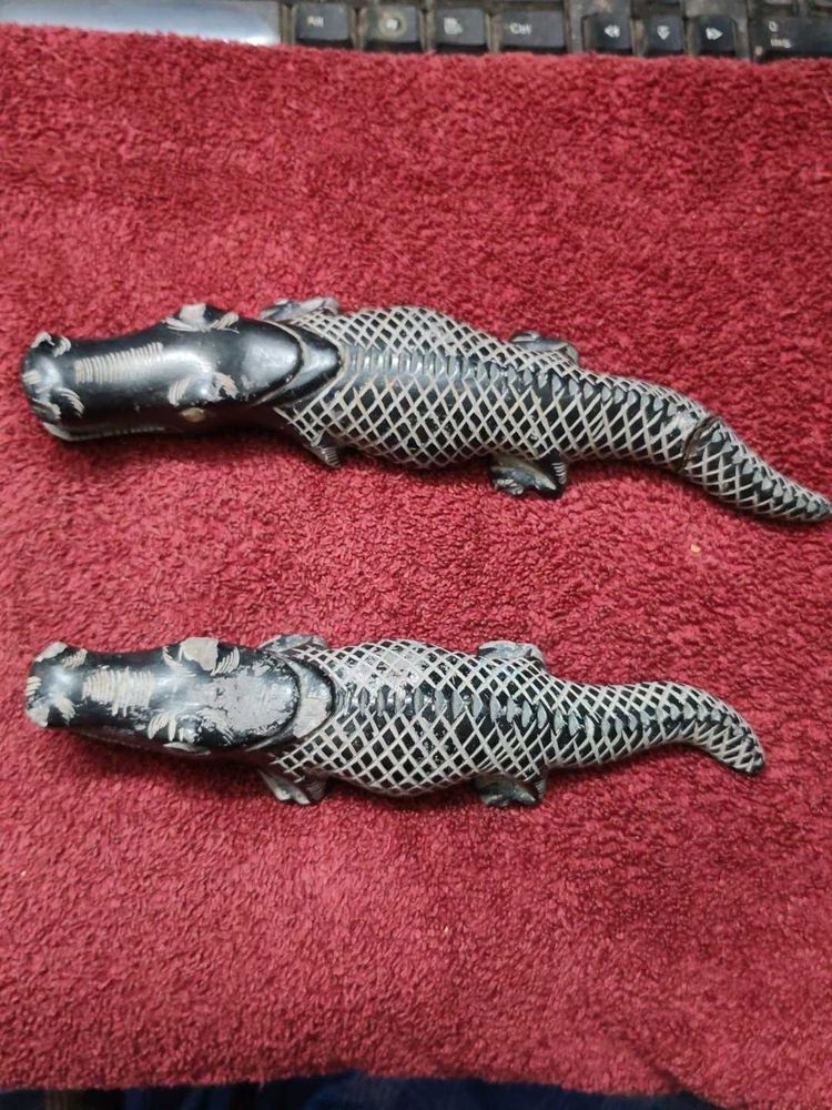 Stone Crocodile (May be Granite) Slight Damages