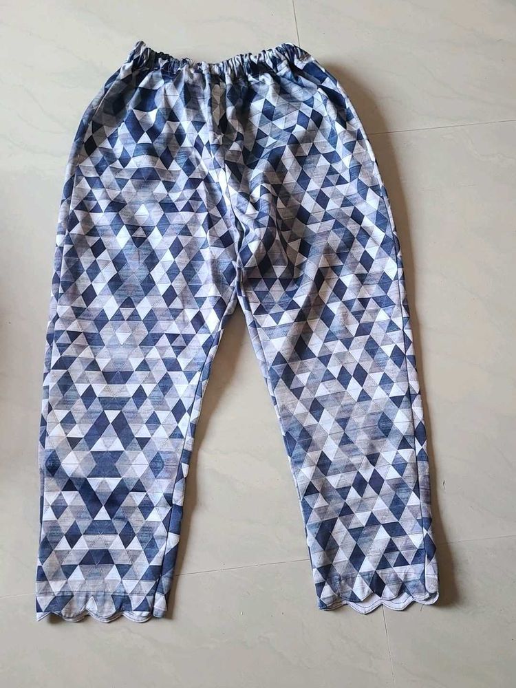 Patterned Capri Pants