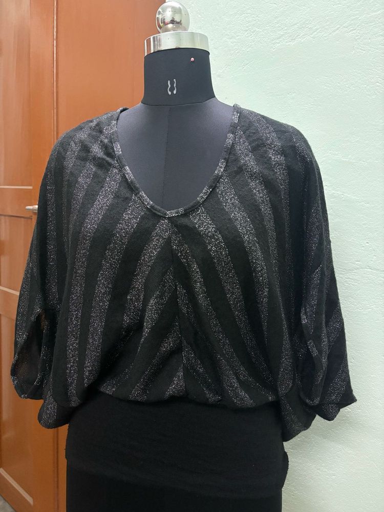 Stylish Black Striped Top