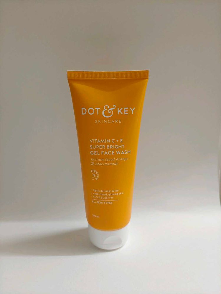 Dot &amp; Key Vitamin-C Face Wash
