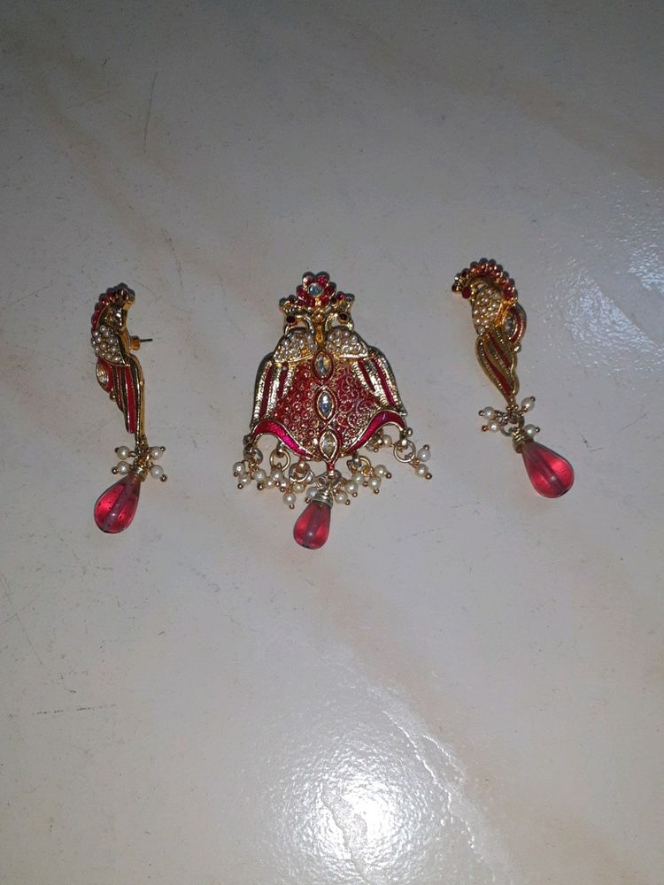 Pendent With Earrings