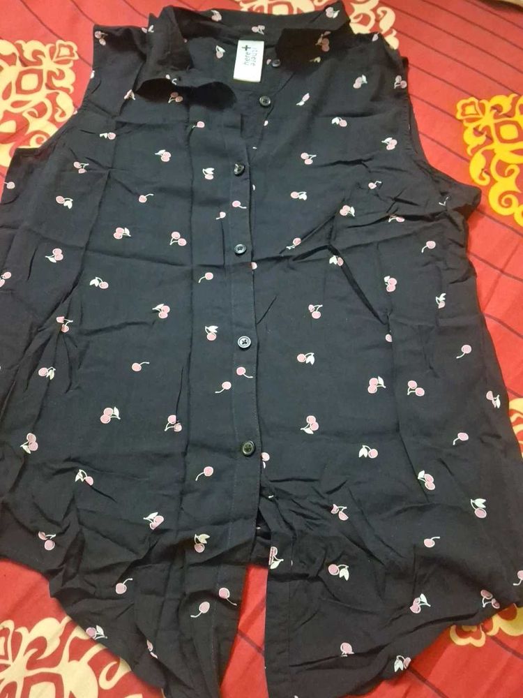 Sleeveless Shirt Top