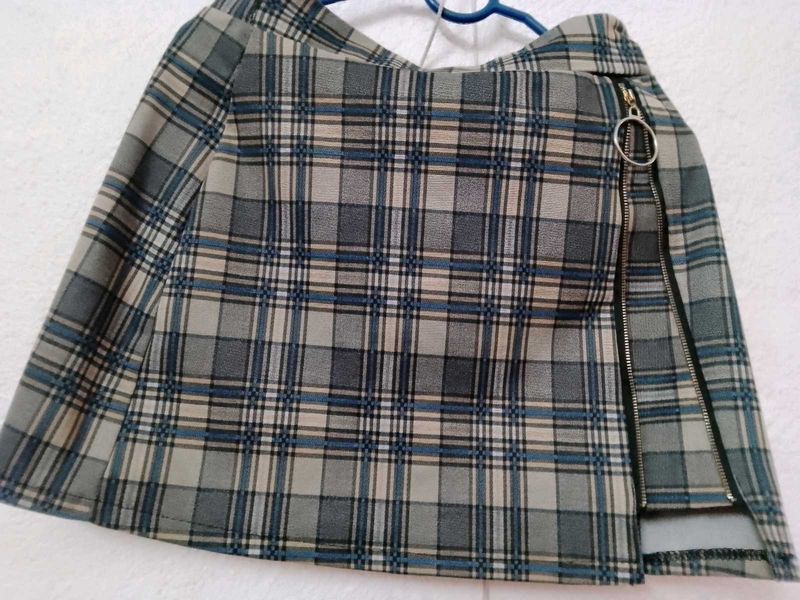 Plaid Mini Skirt with Zipper Detail