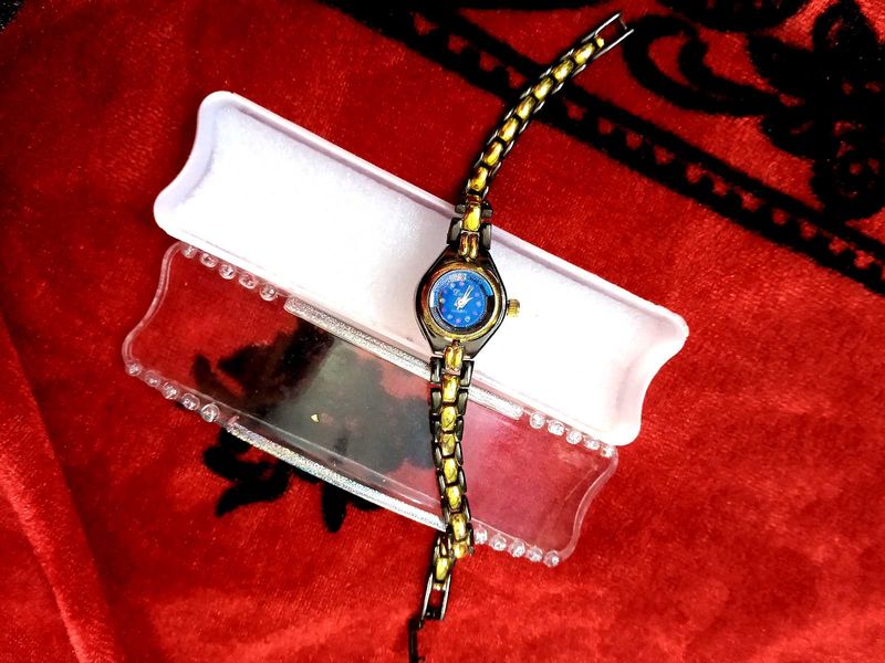 Elegant Women&#39;s Watch