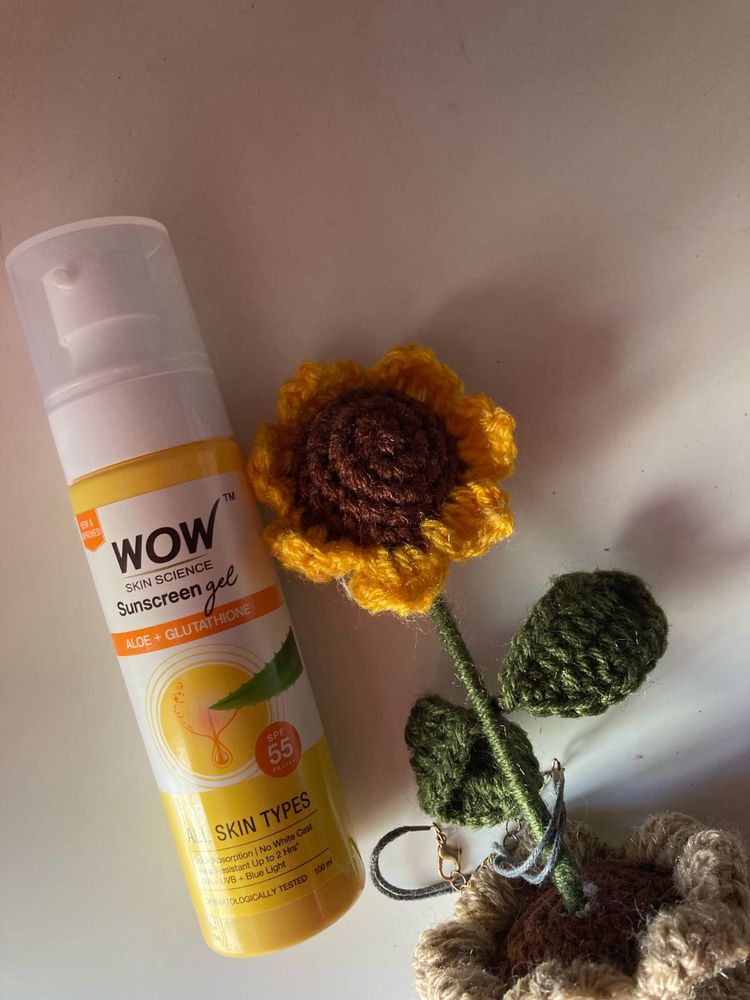 WOW Skin Science Sunscreen Gel, freebies incl