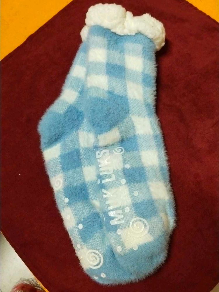 Comfy Blue Checkered Socks unused 10/10