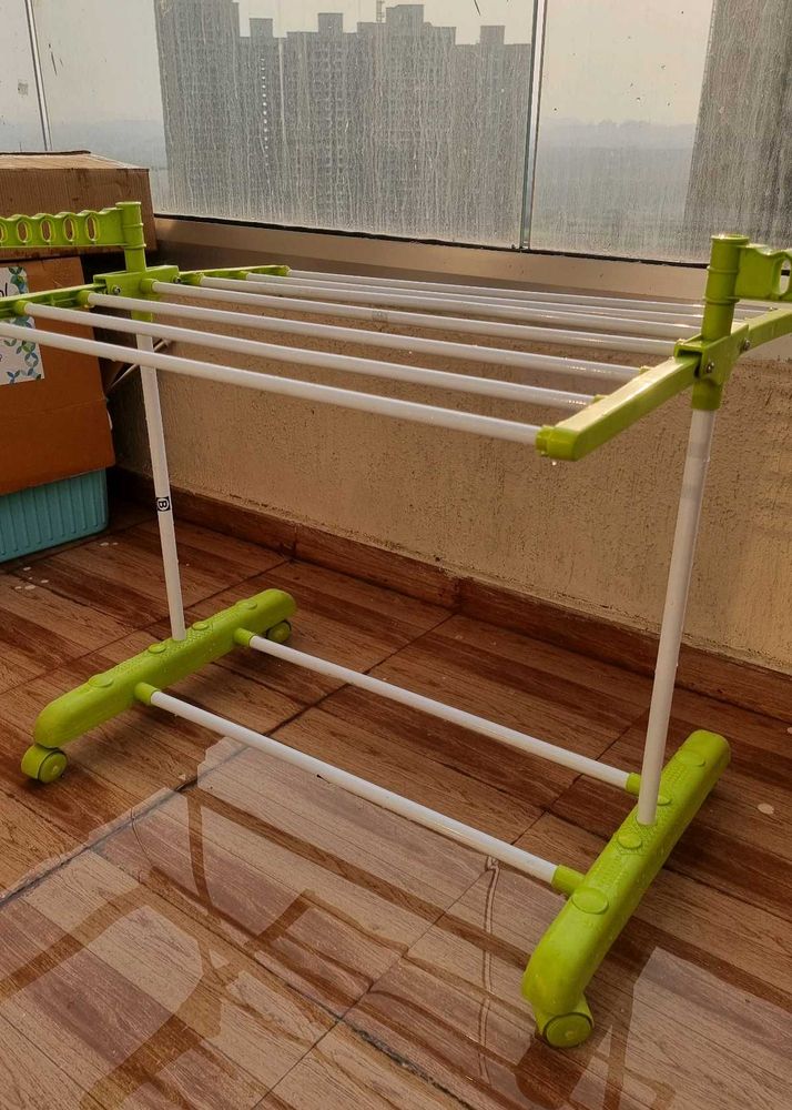 Mini Cloth Hanger