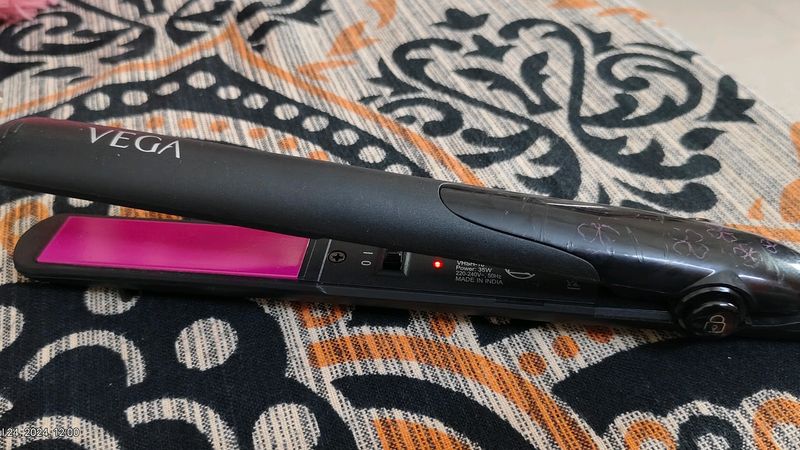 Vega Adore Hair Straightener