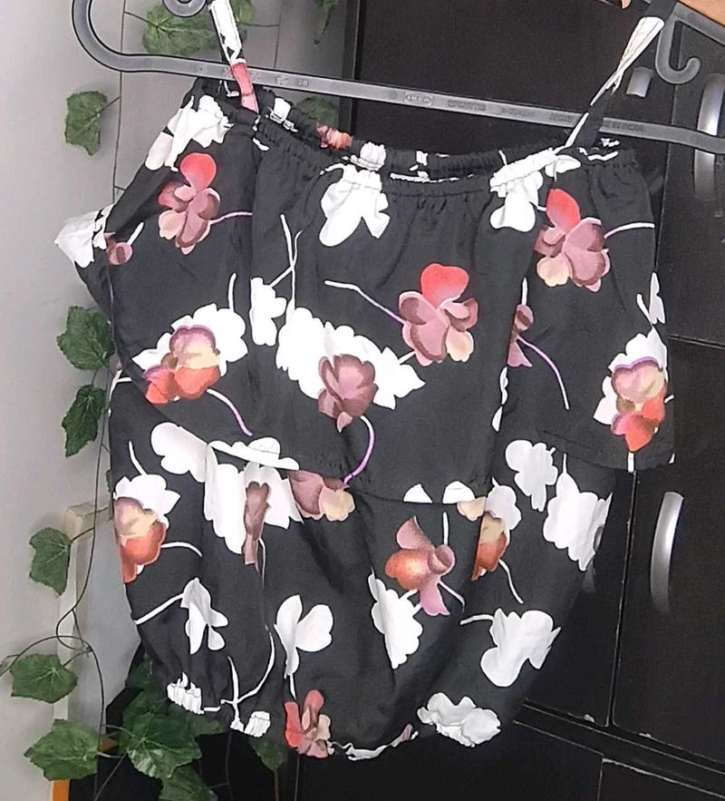 Black Floral Ruffle Crop Top