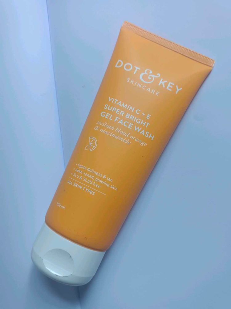 Dot &amp; Key Vitamin C Facewash