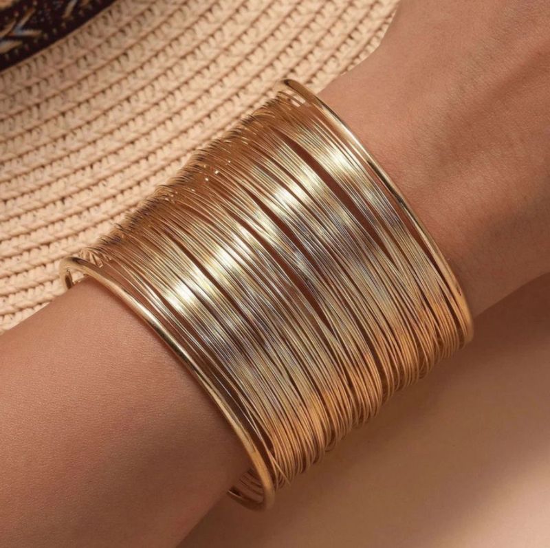 Gold Tone Mesh Handcuff Bracelet🎀