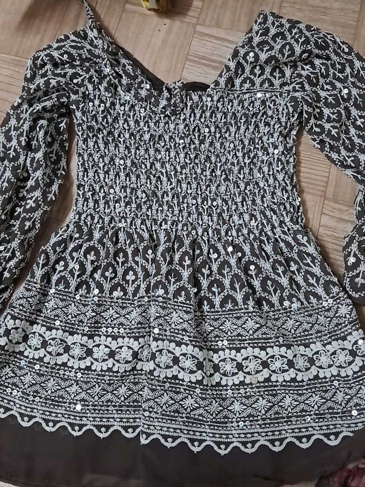 Stretchable Ethnic Crop Top