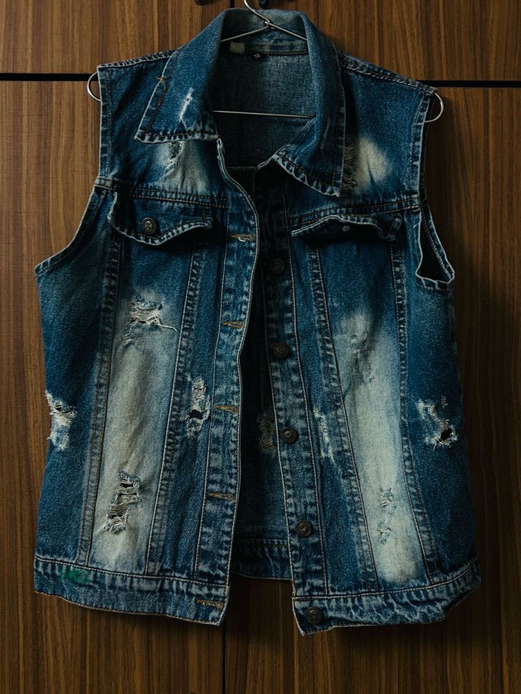 Rugged Charm Denim Vest Jacket 💙